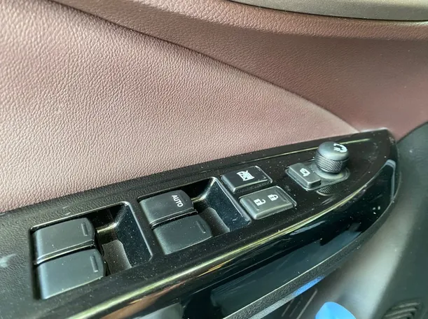 Car image 22