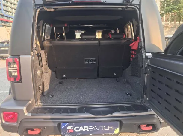 Car image 19