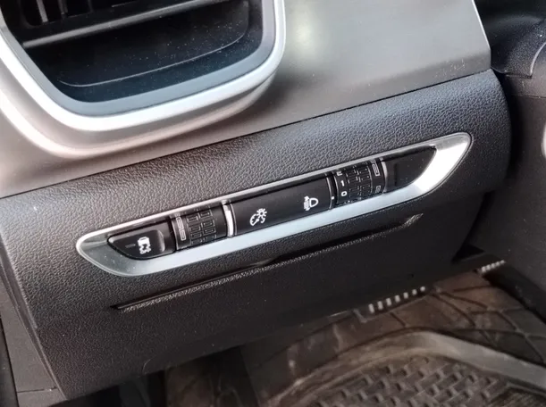 Car image 28
