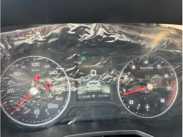 Car image 18