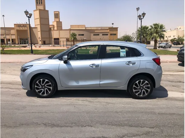 Car image 8