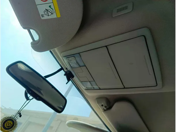 Car image 29