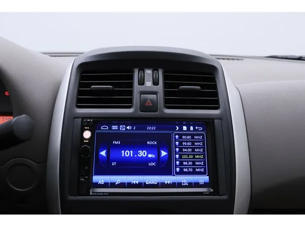 Car image 5