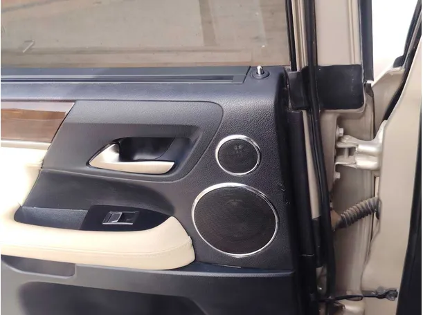 Car image 37