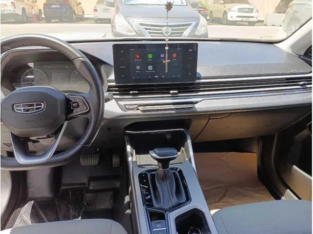 Car image 15