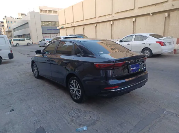 Car image 7