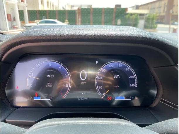 Car image 19
