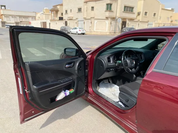 Car image 10