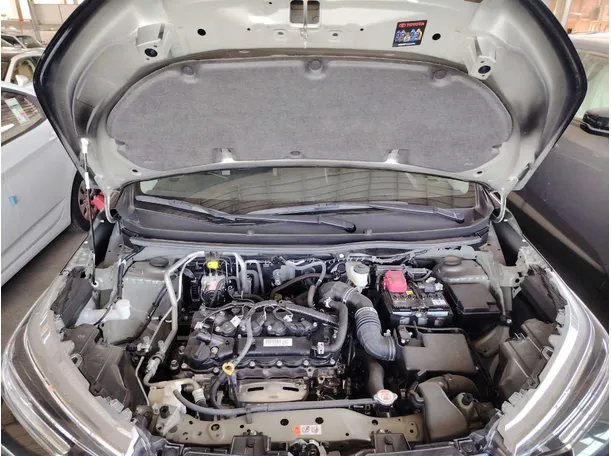 Car image 32