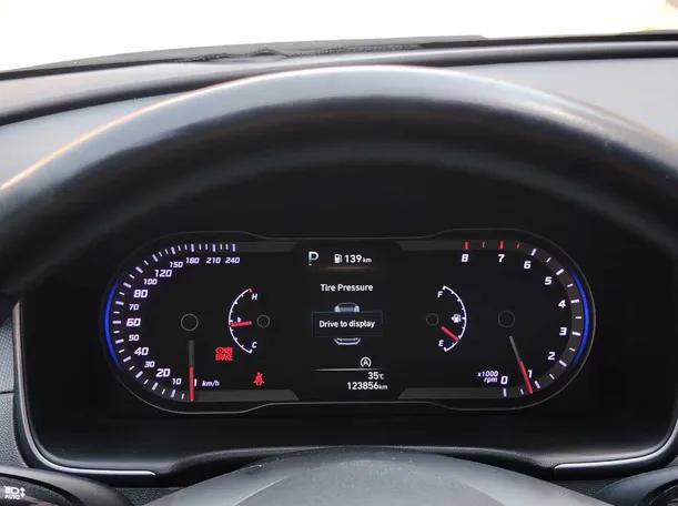 Car image 23