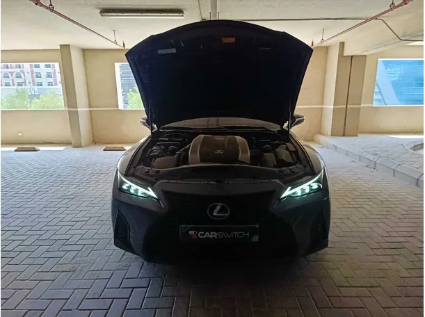 Car image 30