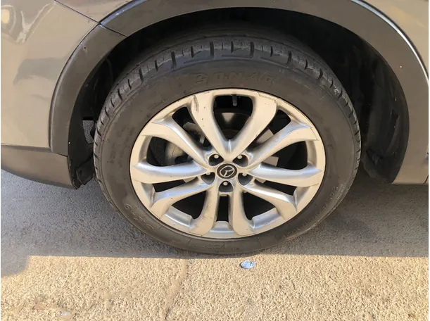 Car image 10