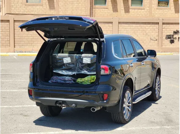 Car image 29