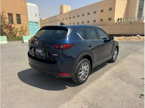 Car image 5