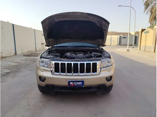 Car image 29