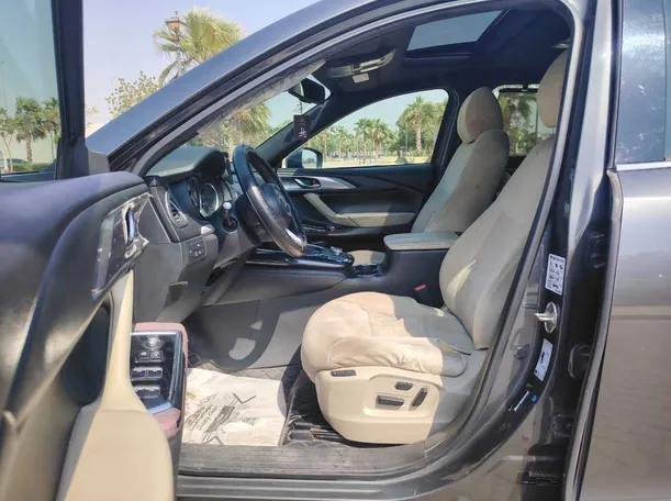 Car image 11