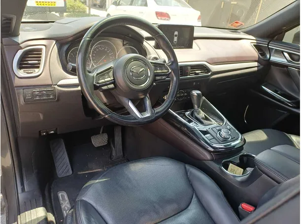 Car image 11