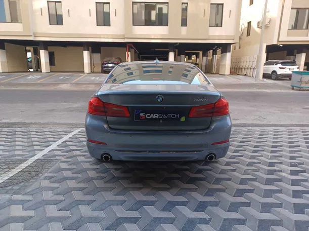 Car image 5