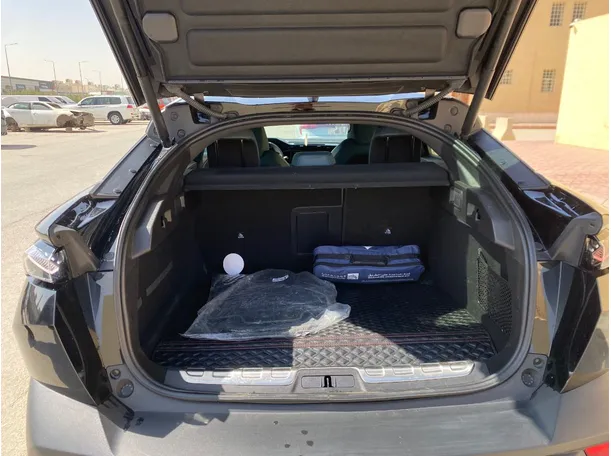 Car image 20