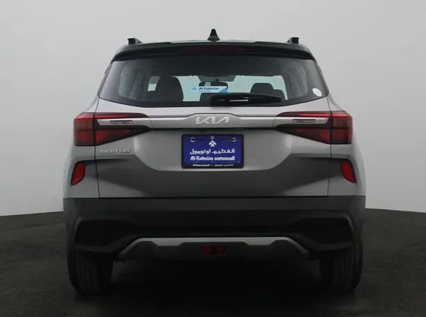 Car image 12