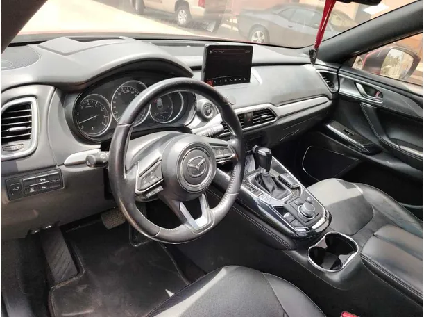 Car image 14