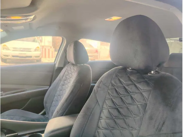 Car image 13