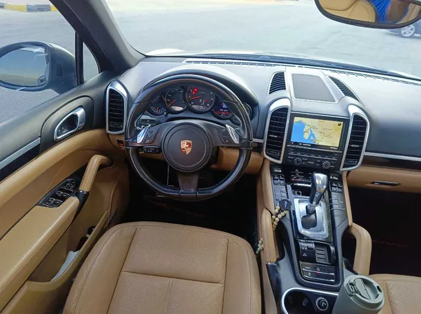 Car image 25