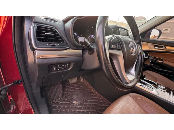 Car image 26