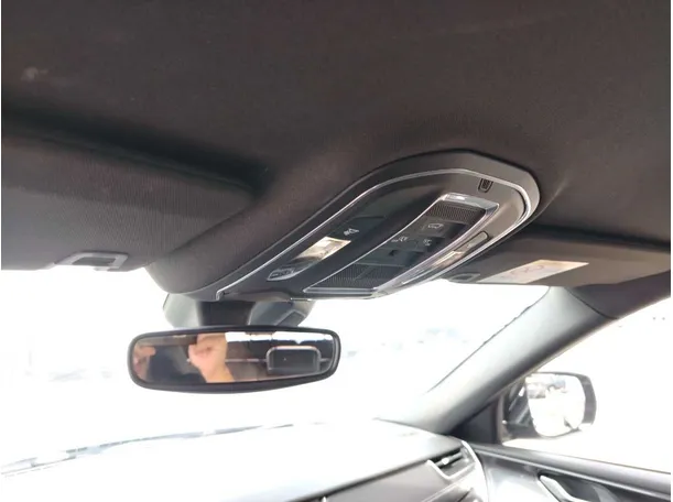 Car image 37