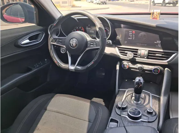 Car image 17