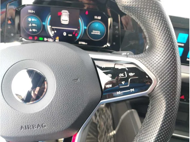 Car image 38
