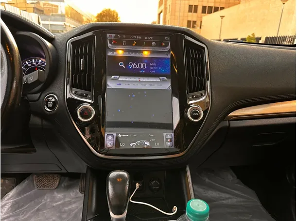 Car image 18