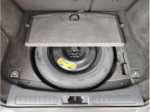 Car image 36