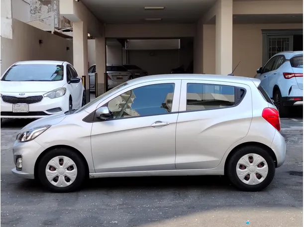 Car image 8