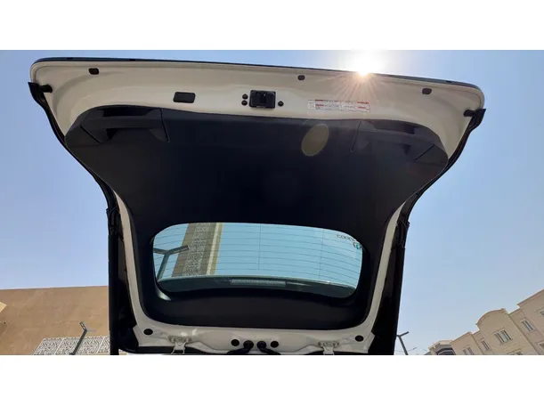Car image 22