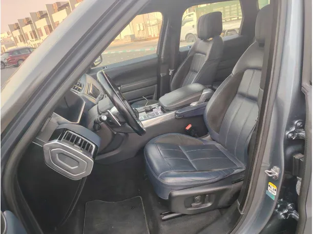 Car image 11