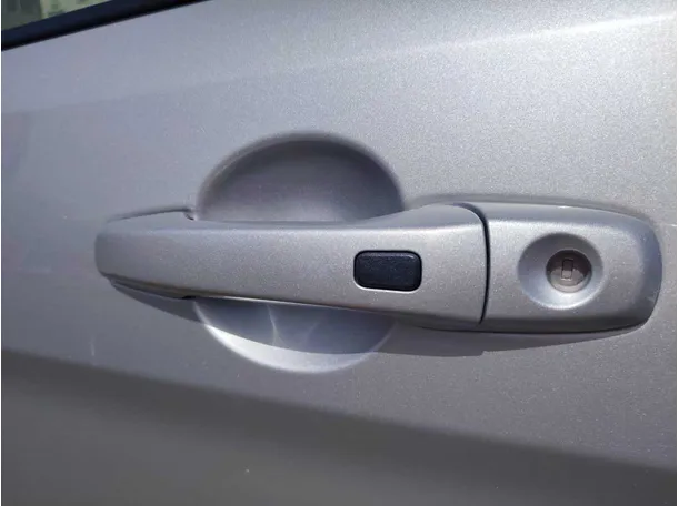 Car image 27