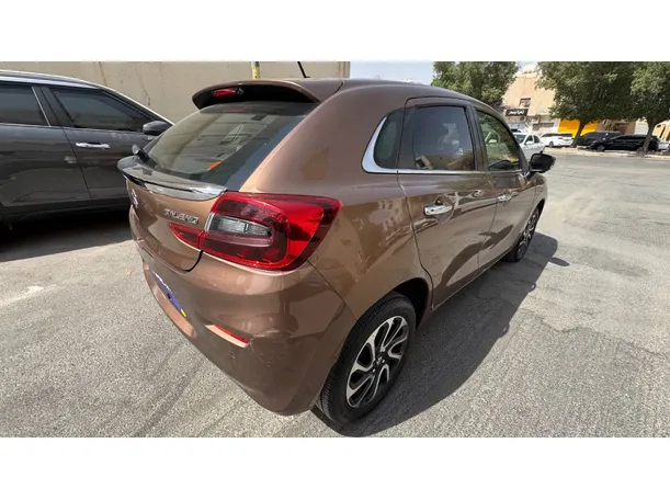 Car image 5