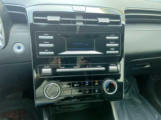 Car image 23