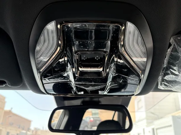 Car image 24
