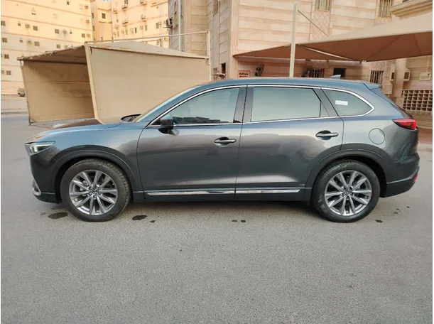 Car image 8
