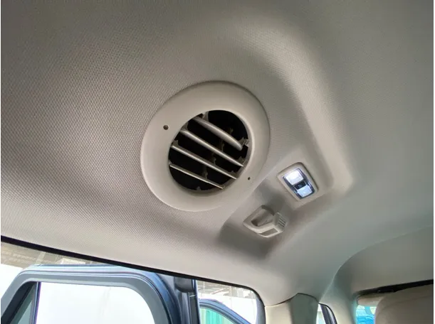 Car image 29