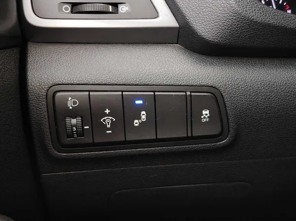 Car image 27