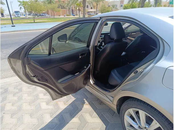Car image 14