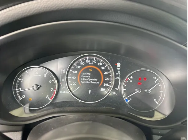 Car image 9