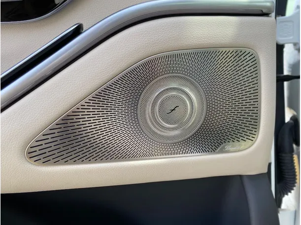Car image 34