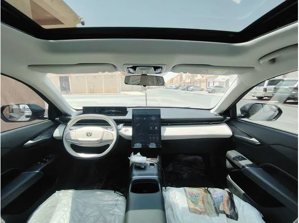 Car image 17