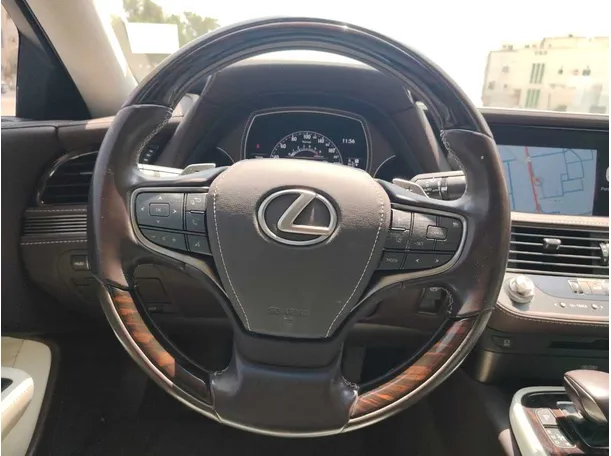 Car image 22