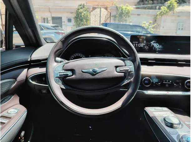 Car image 22