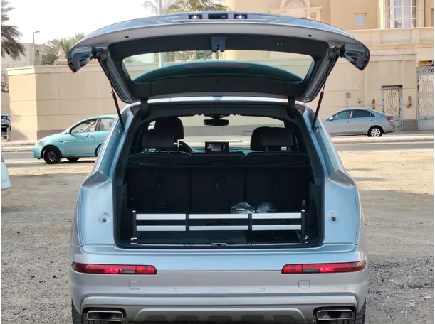 Car image 29
